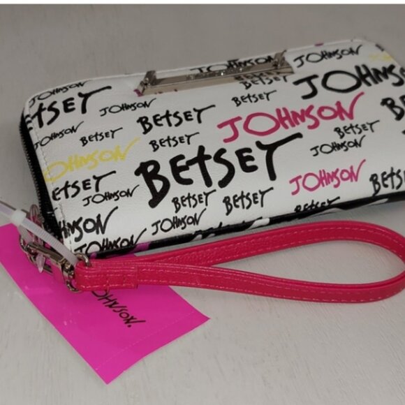 NWT Betsey Johnson SIGNATURE Z/A WRISTLET WALLET - Picture 3 of 5